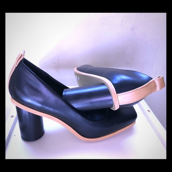 Shoes - Black & Tan, square-toe cylinder heels. Size 39/9